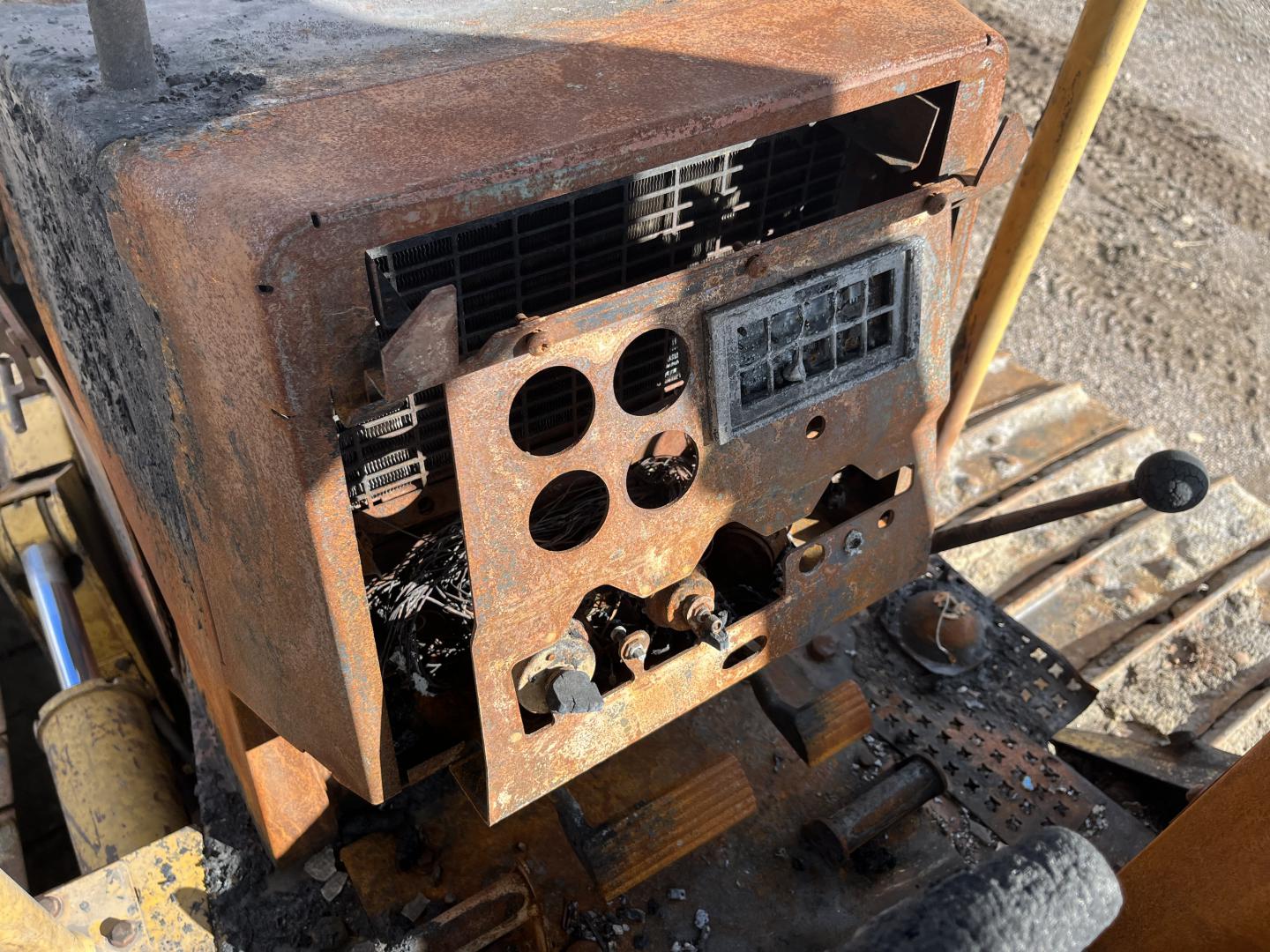 ./imagenes/INVOICE/2019/17247/TOPADOR FRONTAL CATERPILLAR D5M (19).JPG